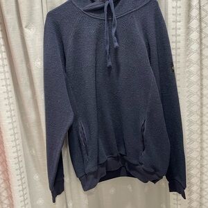 Alo Yoga men’s sweatshirt